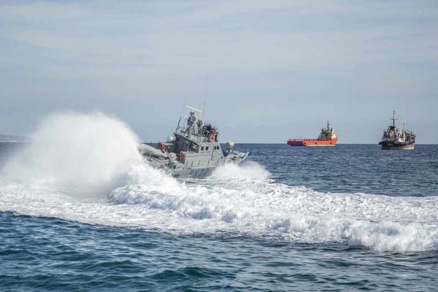 У берегов Кипра обнаружено еще три лодки с беженцами