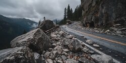 На дороге Пафос–Полис произошел сильный оползень