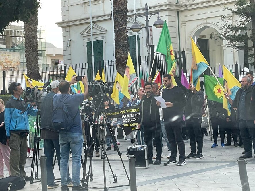 В Лимассоле курдская диаспора провела митинг против турецкой агрессии в отношении Сирии и Ирака
