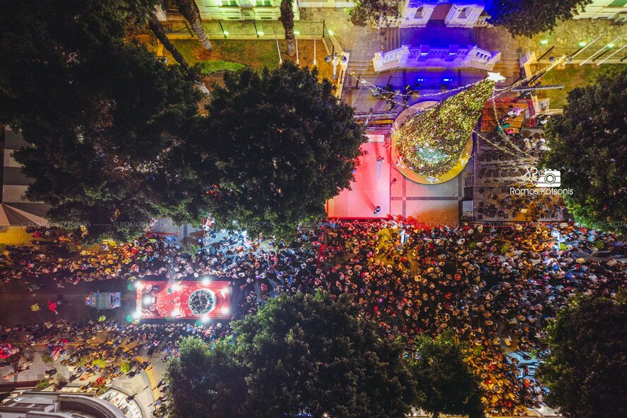 В Лимассоле зажглась главная елка города