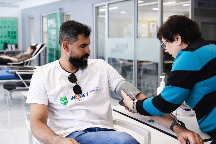 «Арис» провел ежегодную акцию по сдаче крови в Mediterranean Hospital