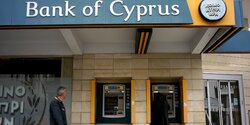 Банк Кипра закрывает счета российским клиентам