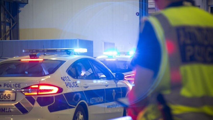 Отец и двое его сыновей подверглись жестокому нападению в Пафосе Отец и двое его сыновей подверглись жестокому нападению в Пафосе