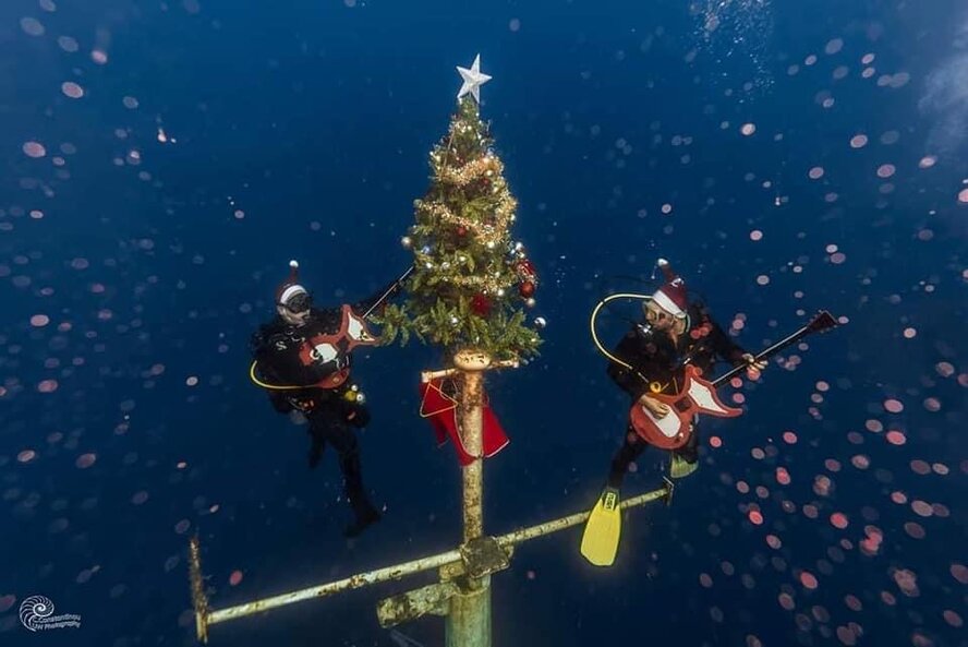 Рождество на Кипре актуально даже под водой