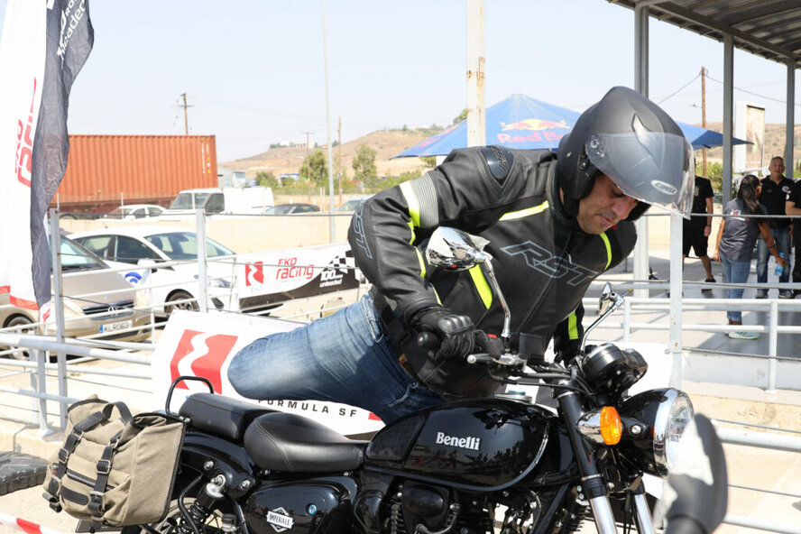 Министр транспорта Кипра посетил семинар по безопасности мотоциклистов