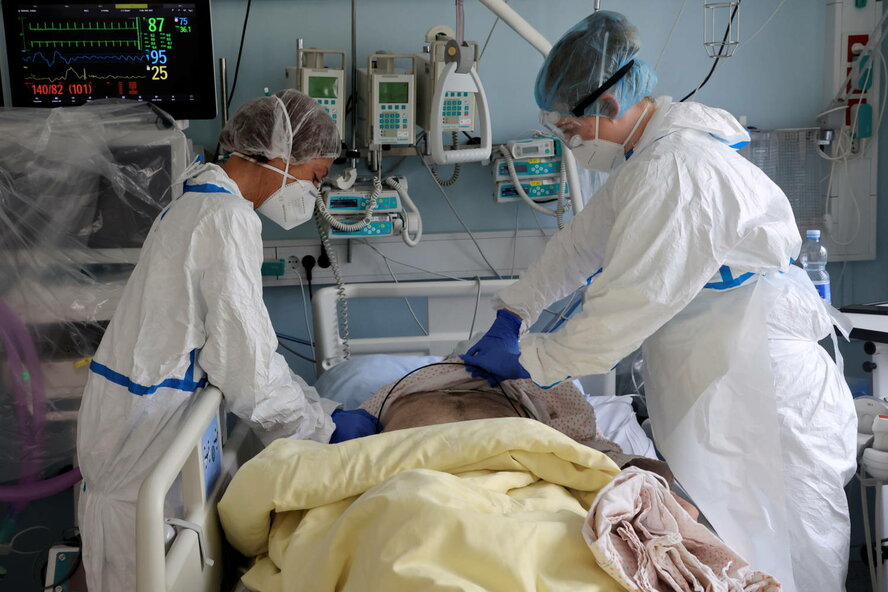 Больницы Кипра переполнены коронавирусными пациентами
