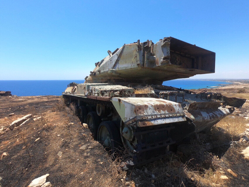 Заброшенные британские танки на Кипре. Последние экземпляры