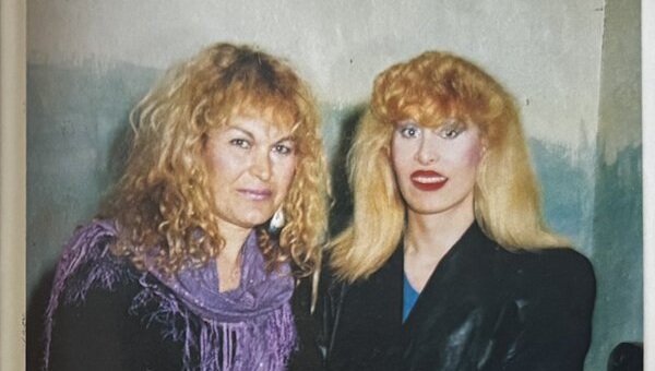 Стелла и Анна — первые транс-женщины Кипра