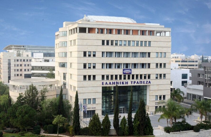 Eurobank купил кипрский Hellenic Bank