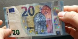 Внимание! По Лимассолу гуляют фальшивые банкноты номиналом 20 евро