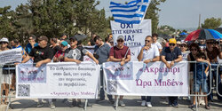 Жители Акротири вышли на протест против расширения военной инфраструктуры британских баз