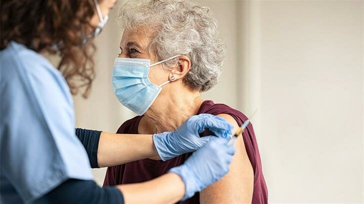 Минздрав Кипра намерен одобрить четвертую дозу вакцины против Covid-19