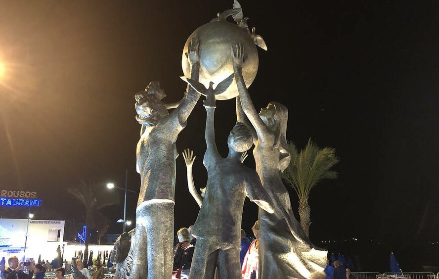 На Кипре в День народного единства открыли монумент «Семья - залог мира»