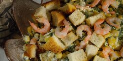 Полезная кухня Кипра. Нежный, аппетитный белковый салат с креветками, кукурузой и пряной зеленью, который непременно оценят по достоинству любители морепродуктов