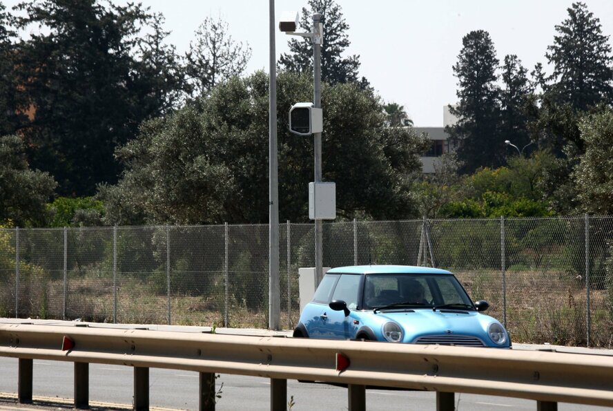 На дорогах Кипра появятся новые дорожные камеры