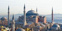 Скандал вокруг Святой Софии: Турция намерена превратить знаменитый собор в мечеть