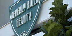 Beverly Hills — сеть салонов красоты, где роскошь встречается с передовыми технологиями Beverly Hills — сеть салонов красоты, где роскошь встречается с передовыми технологиями