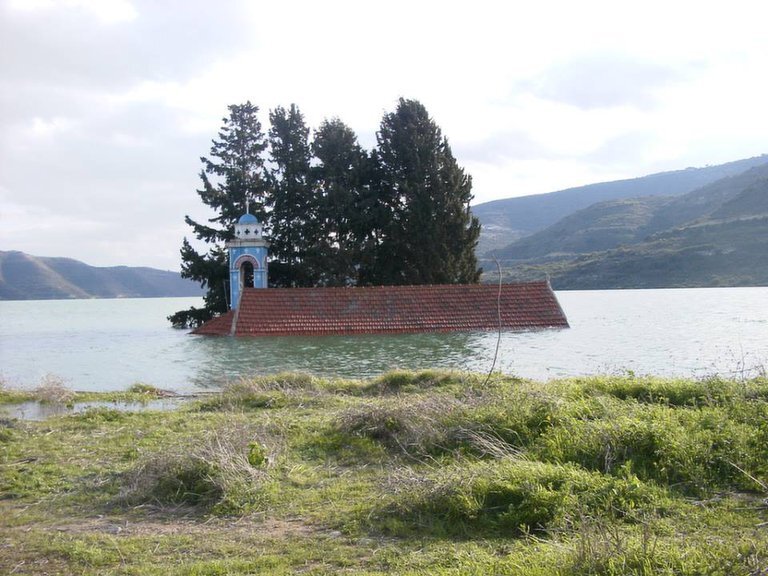 История затопления церкви Святого Николая под Лимассолом в фотографиях