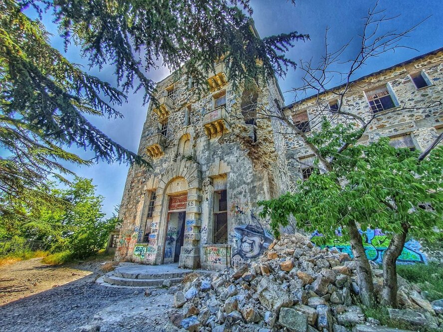 Прекрасная и опасная Беренгария: история самого загадочного отеля на Кипре