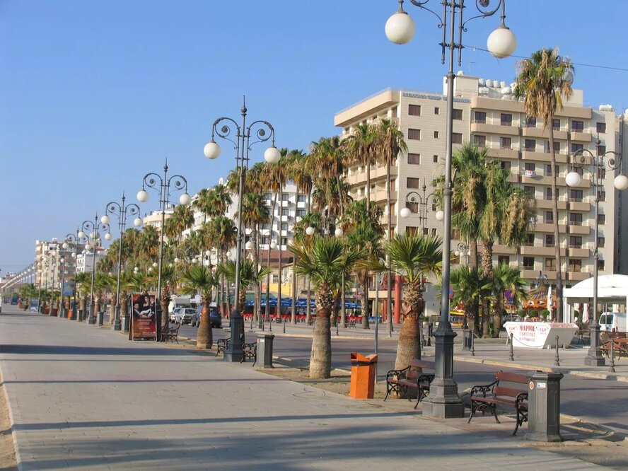 На время праздников в Ларнаке можно парковаться бесплатно