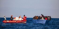 На Кипр приплыли беженцы