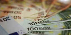 Президент Кипра не поддержал закон о лимите наличных в размере 10 000 евро