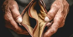 Евростат: наиболее подвержены риску бедности на Кипре те, кто вырос в бедных семьях