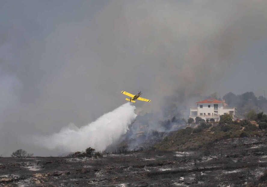 Кипр остался без пожарной авиации