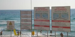 В Пафосе на пляже спасатели спасли тонущего купальщика