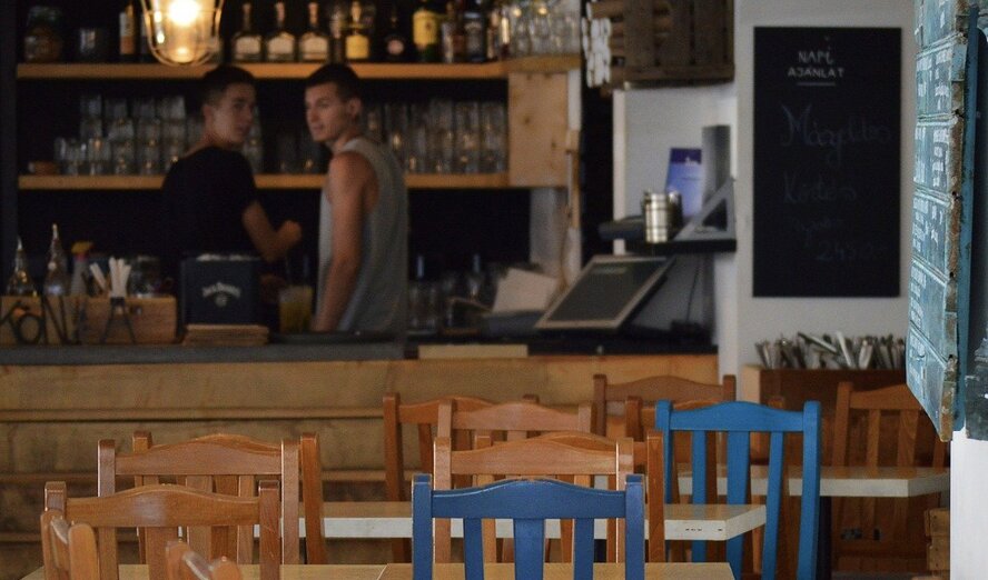 Множество кафе и ресторанов Кипра вынуждены оставаться закрытыми