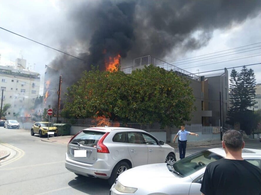 На Кипре горит здание Российского центра науки и культуры