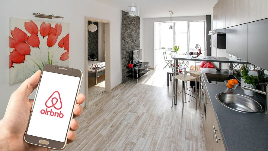 Airbnb вернул деньги кипрским туристам и компенсировал потери хостам
