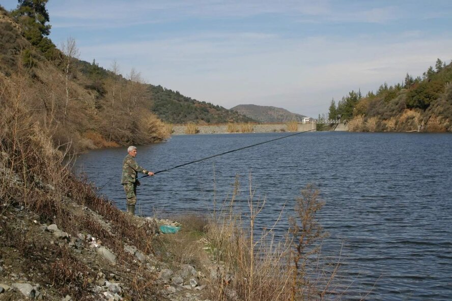 Шесть водохранилищ Кипра закрыли для рыбалки