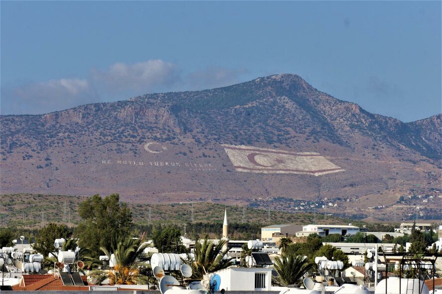 На Cеверном Кипре отменили запрет на передвижение