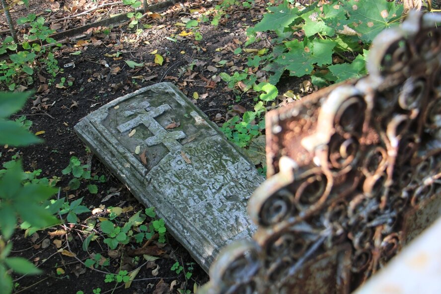 На кладбище в Паралимни обнаружили ужасающую находку