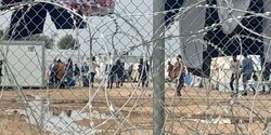 Жители кипрских деревень рядом с лагерем беженцев Пурнара выходят с акцией протеста