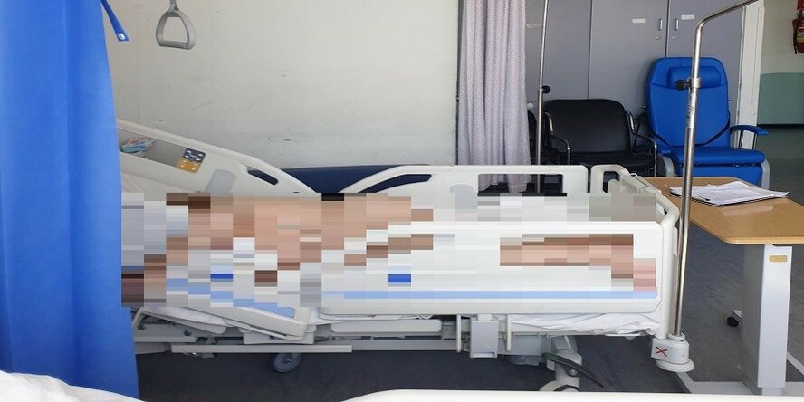 В одной из кипрских больниц кто-то оставил пожилую пациентку абсолютно голой