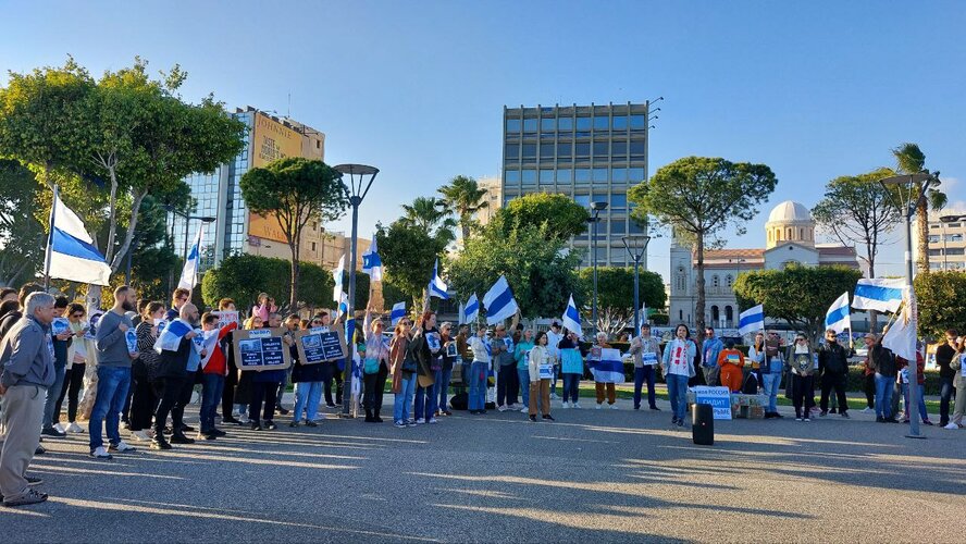 На Кипре прошла акция в поддержку Навального и политзаключенных
