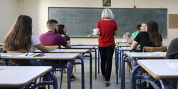69-летняя жительница Кипра с отличием закончила вечернюю школу