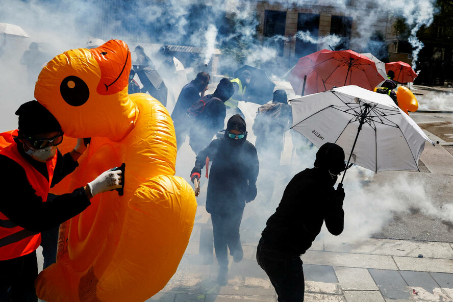 На Кипре запретят ходить на митинги в масках