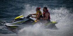 Владельцы спортивных центров предупреждают о нарушениях правил в водных видах спорта на Кипре