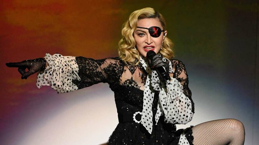 Королева поп-музыки Мадонна тоже переболела модной болезнью