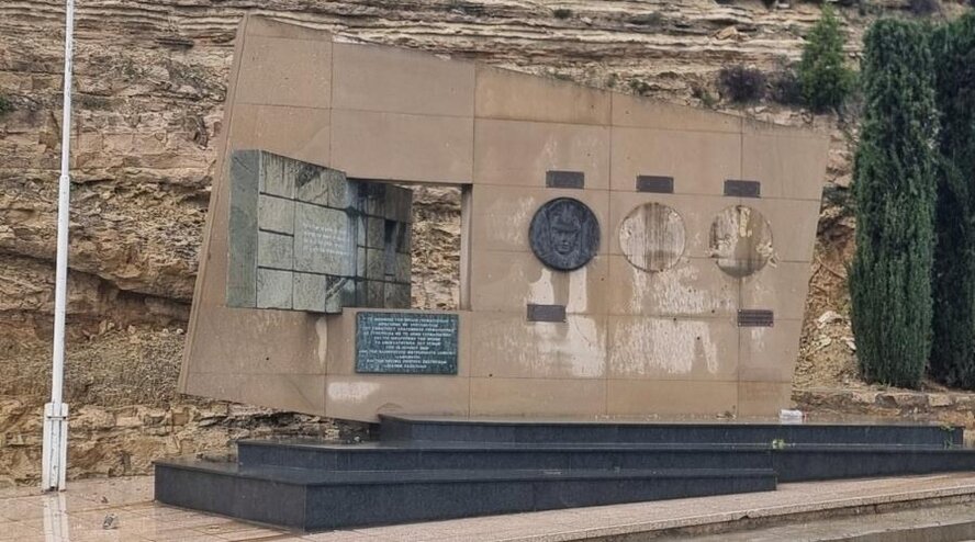 В Лимассоле с мемориала героев ЭОКА украдены медные барельефы