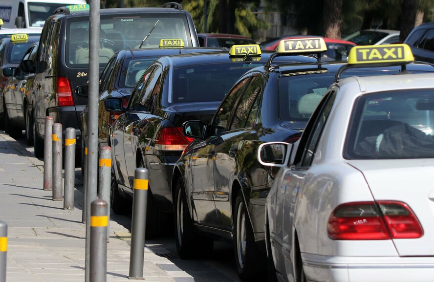 Кипрские таксисты обворовывают туристов