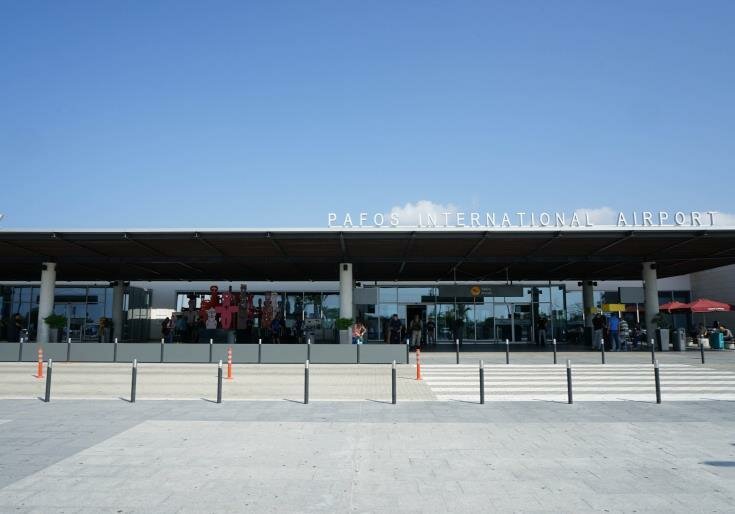 В Пафосе обеззаражено здание аэропорта из-за заболевшего сотрудника