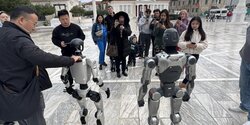 Боевые человекоподобные роботы отметили китайский новый год в Пафосе!