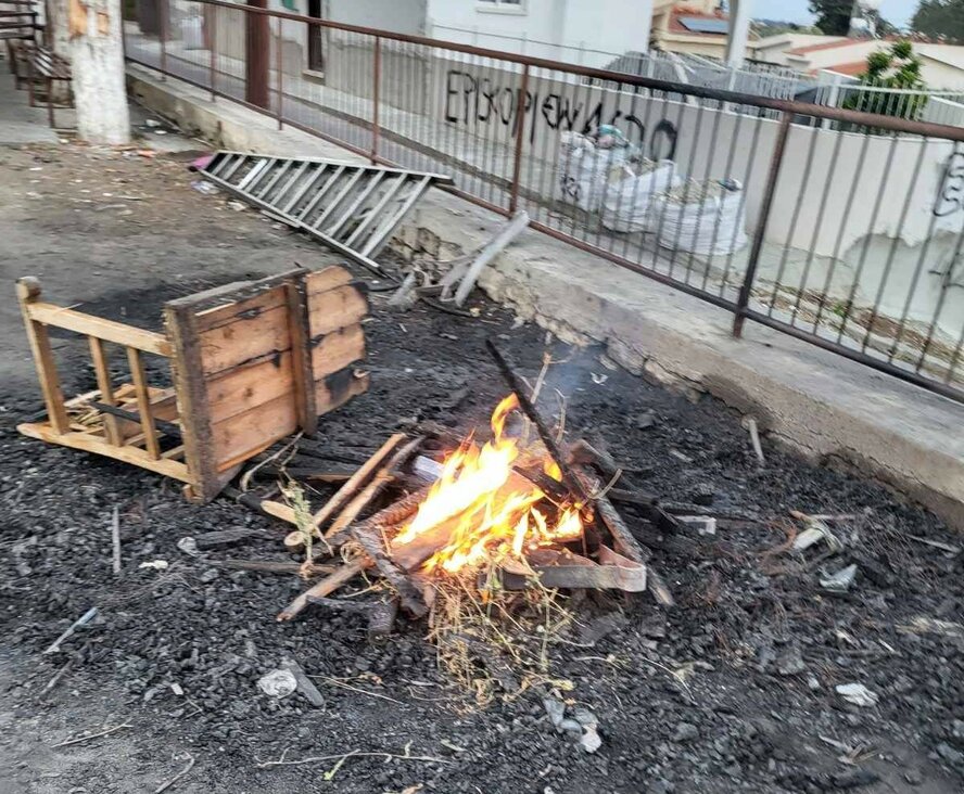Злоумышленники разгромили территорию вокруг церковь Святой Параскевы Злоумышленники разгромили территорию вокруг церковь Святой Параскевы