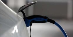 На Кипре запущена первая солнечная зарядная станция для электромобилей