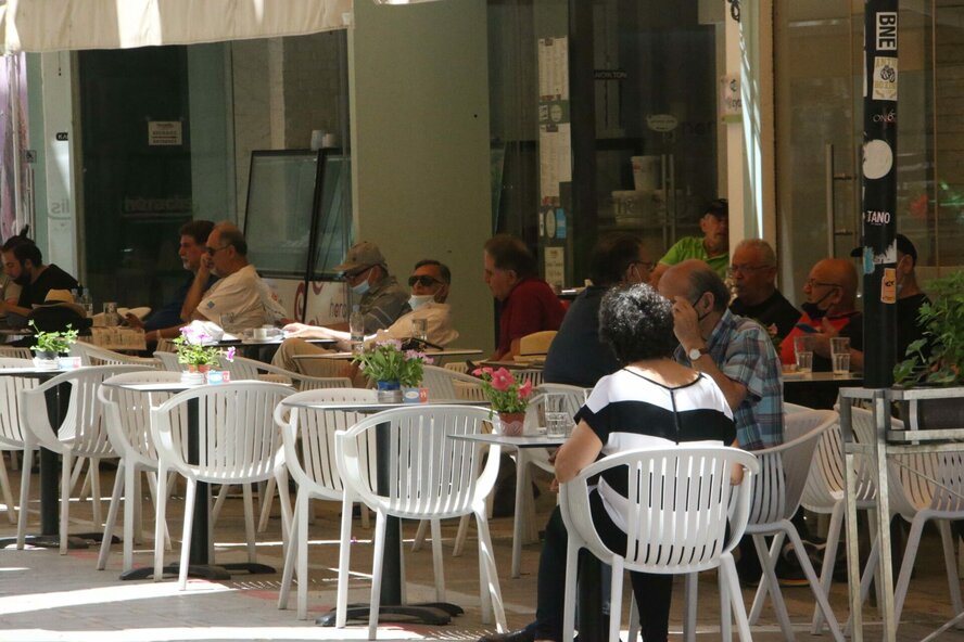 На Кипре хотят смягчить антиковидные меры
