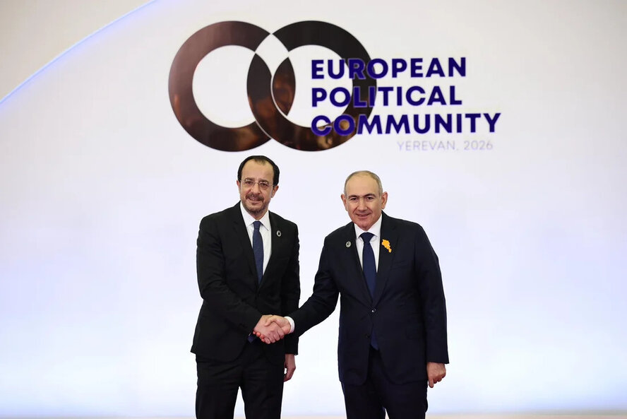 Христодулидис поздравил Пашиняна с победой на парламентских выборах